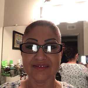 Meet your Posher, Delia